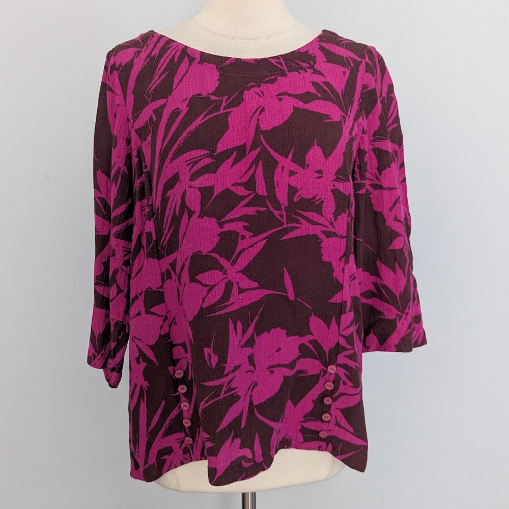 Women's Soft Surroundings Medium Purple Floral Blouse Medium Button Detail